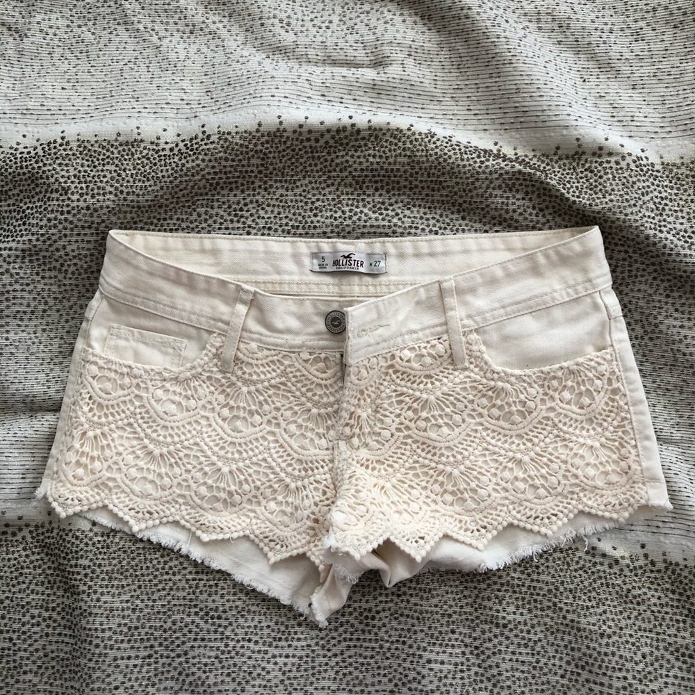 HOLLISTER lace front shorts